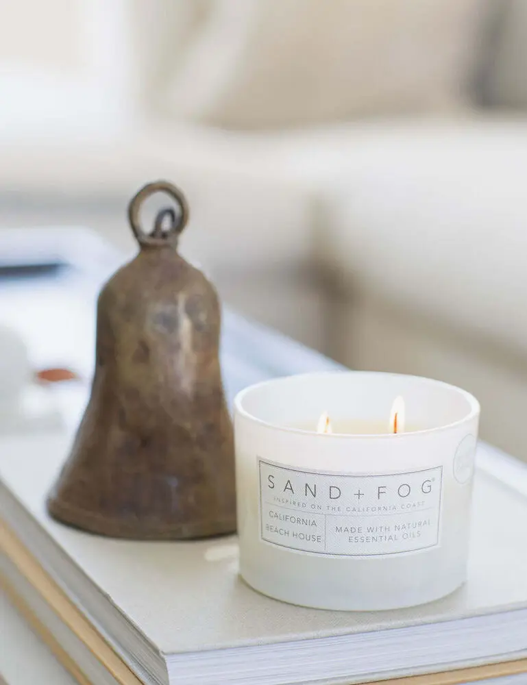 California Beach House 12 Oz Scented Candle - Image 2